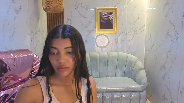valentina gomez s online show from June 3, 2026, 2:33 pm