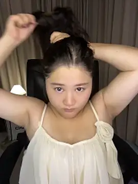 Luckysisi-s online show from June 2, 2026, 3:03 pm
