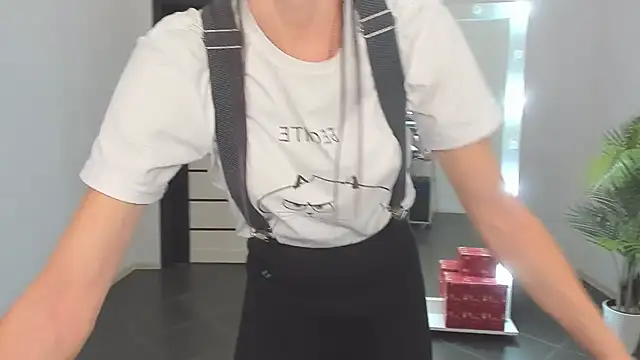 Snapshot of BouncySweety chatting on December 20, 2024, 4:14 pm BouncySweety online show from December 20, 2024, 4:14 pm