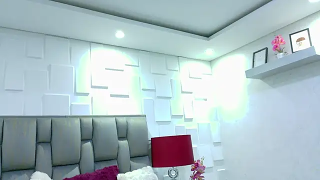 ValerieNoir  online show from June 3, 2026, 11:35 am