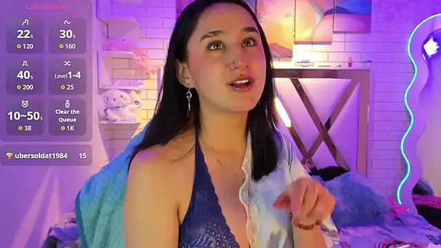 Snapshot of Lua_bloom_ chatting on July 7, 2026, 6:47 am Lua bloom online show from July 7, 2026, 6:47 am