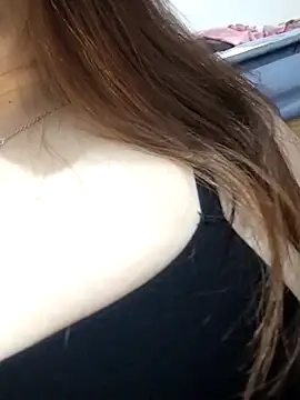 YoenLyy online show from June 1, 2026, 2:30 pm