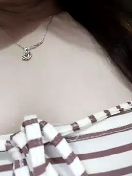 YoenLyy online show from June 3, 2026, 2:36 am