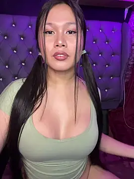 Snapshot of make_yours44 chatting on July 19, 2026, 6:44 pm make yours44 online show from July 19, 2026, 6:44 pm