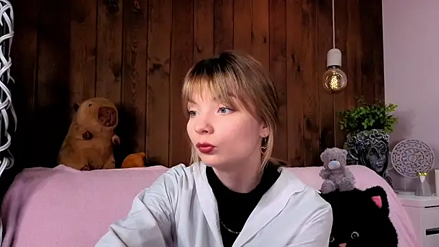 IvoryPesante online show from June 14, 2026, 8:22 pm