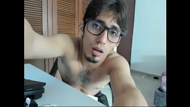Snapshot of SrIncognito666 chatting on June 15, 2026, 8:33 pm SrIncognito666 online show from June 15, 2026, 8:33 pm