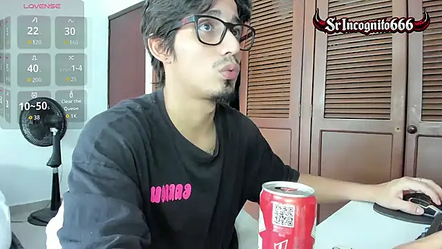 Snapshot of SrIncognito666 chatting on July 17, 2026, 5:40 pm SrIncognito666 online show from July 17, 2026, 5:40 pm