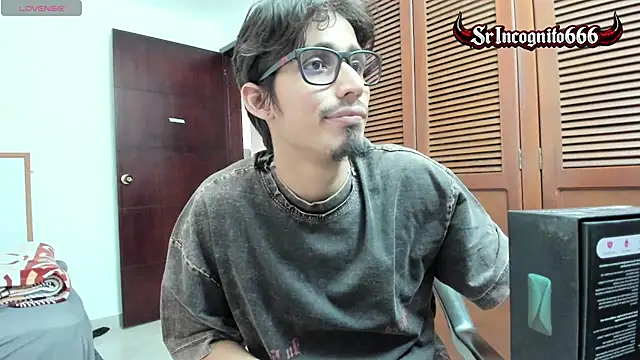 Snapshot of SrIncognito666 chatting on July 19, 2026, 5:49 pm SrIncognito666 online show from July 19, 2026, 5:49 pm