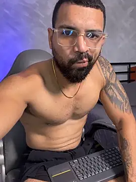 RoccoSaenz online show from June 17, 2026, 5:47 pm