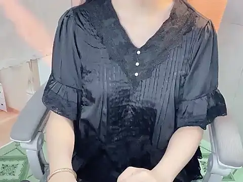 Snapshot of -Naomii_ chatting on July 14, 2026, 7:57 am -Naomii online show from July 14, 2026, 7:57 am
