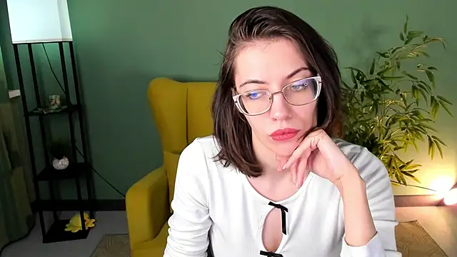 eva sicret online show from June 4, 2026, 4:29 am