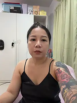 Snapshot of LINDA_HD chatting on July 6, 2026, 1:30 pm LINDA HD online show from July 6, 2026, 1:30 pm