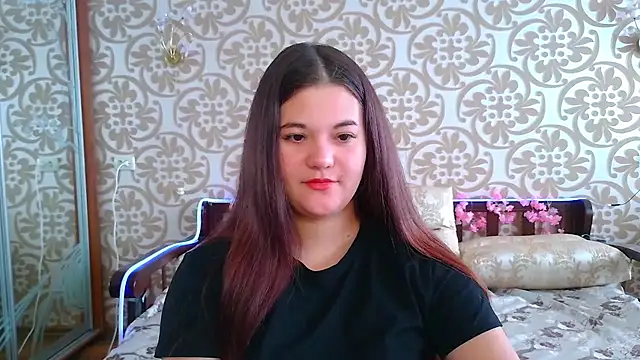 Snapshot of ElisesMuse chatting on July 19, 2026, 7:34 am ElisesMuse online show from July 19, 2026, 7:34 am