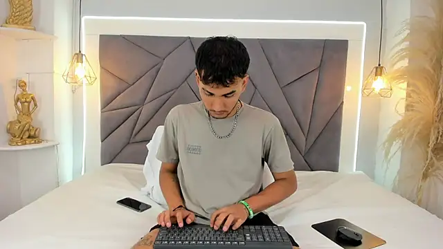 Snapshot of LiamBlake_ chatting on June 26, 2026, 5:23 am LiamBlake online show from June 26, 2026, 5:23 am