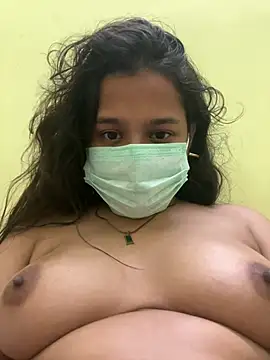 Snapshot of Yalina_ chatting on June 8, 2026, 9:26 pm Yalina online show from June 8, 2026, 9:26 pm