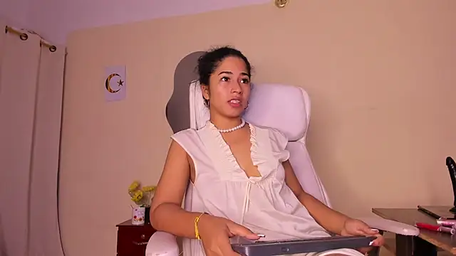 Nadia-Monroe online show from June 29, 2026, 12:16 pm