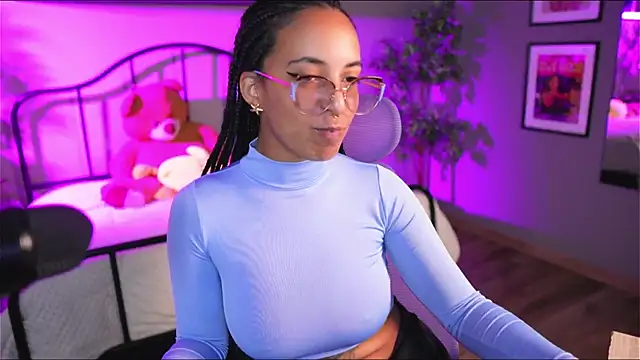 Snapshot of Millie_Volturi chatting on July 28, 2026, 3:21 pm Millie Volturi online show from July 28, 2026, 3:21 pm