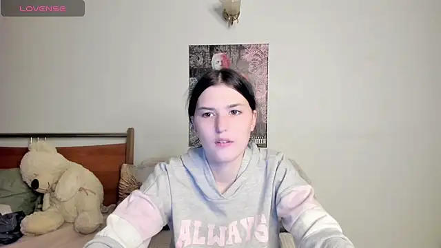 Kira Devi online show from June 2, 2026, 7:16 pm