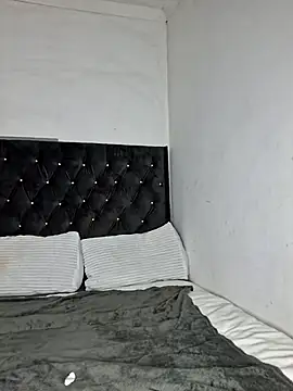 Snapshot of BiancasRoom chatting on August 6, 2026, 8:22 pm BiancasRoom online show from August 6, 2026, 8:22 pm