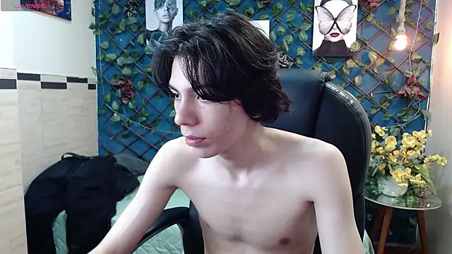 Julesx15 online show from June 4, 2026, 12:55 pm