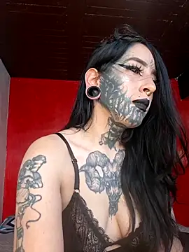 Snapshot of Venom-Luna chatting on June 5, 2026, 5:29 pm Venom-Luna online show from June 5, 2026, 5:29 pm