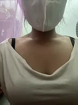 Luna-mi online show from June 2, 2026, 1:57 pm