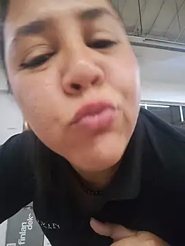 grandotavenus185 online show from June 13, 2026, 1:53 pm