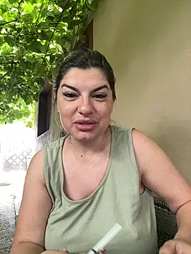 Snapshot of evaxxxcurvyxxx chatting on June 22, 2026, 6:21 am evaxxxcurvyxxx online show from June 22, 2026, 6:21 am