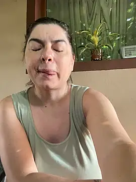 Snapshot of evaxxxcurvyxxx chatting on July 9, 2026, 5:33 am evaxxxcurvyxxx online show from July 9, 2026, 5:33 am