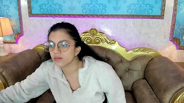 MaloryJones online show from June 3, 2026, 2:33 pm