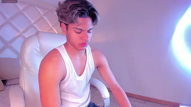MarcoDeluxxe online show from June 3, 2026, 11:35 am