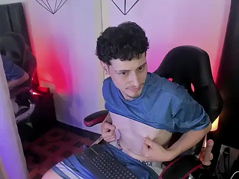 Alexlux1 online show from June 2, 2026, 8:33 pm
