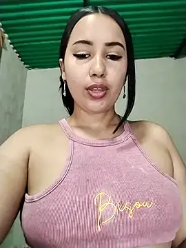 shantall cute online show from June 3, 2026, 6:13 pm