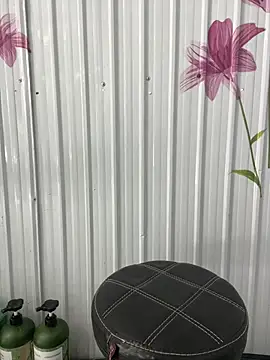Ure sexy online show from June 3, 2026, 4:26 am