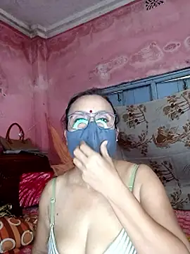 MoonLusty online show from June 2, 2026, 6:15 am