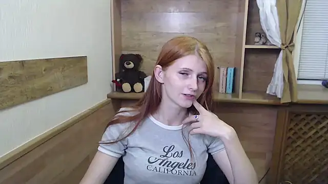 ViolaHot  online show from August 3, 2026, 11:19 pm