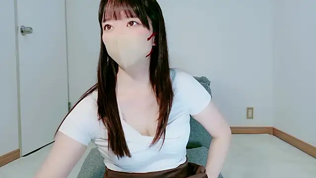 Hikari  o00 online show from June 6, 2026, 1:54 am