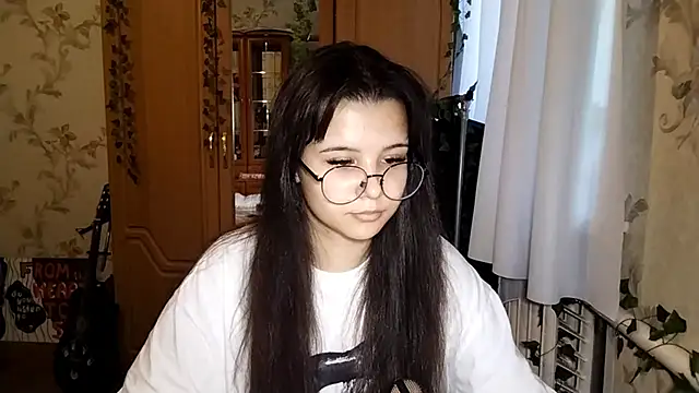 Adilily online show from June 3, 2026, 2:33 pm