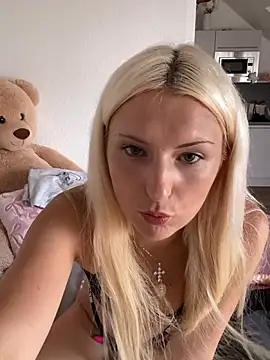 Snapshot of MimiLliiyy chatting on July 16, 2026, 4:46 pm MimiLliiyy online show from July 16, 2026, 4:46 pm