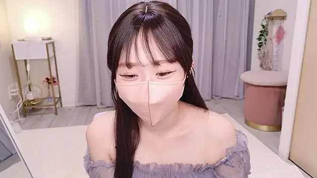 Snapshot of YURInya_ chatting on June 7, 2026, 12:31 pm YURInya online show from June 7, 2026, 12:31 pm