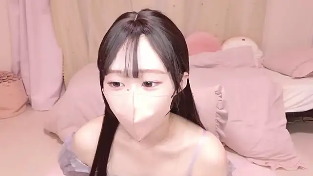 Snapshot of YURInya_ chatting on June 15, 2026, 12:40 pm YURInya online show from June 15, 2026, 12:40 pm