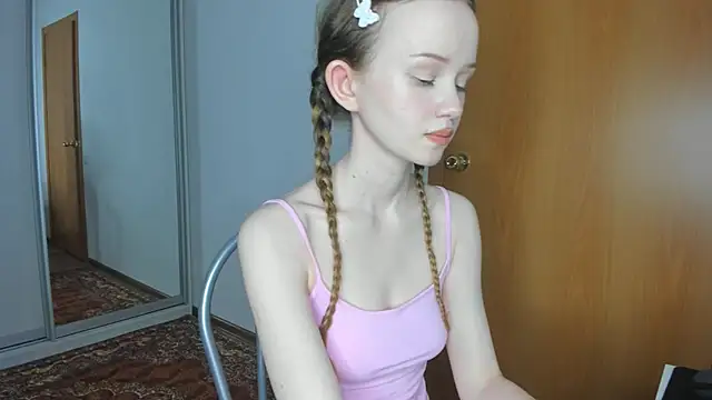 Snapshot of babymolly2 chatting on July 2, 2026, 6:25 pm babymolly2 online show from July 2, 2026, 6:25 pm