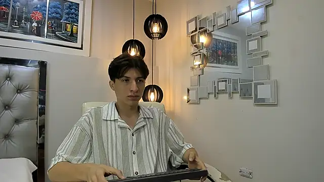 Marcoviolet online show from June 4, 2026, 12:33 pm