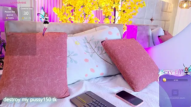 Snapshot of LalaVareela chatting on July 13, 2026, 7:27 pm LalaVareela online show from July 13, 2026, 7:27 pm