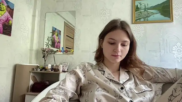 Snapshot of HeIen_cute chatting on June 6, 2026, 3:33 am HeIen cute online show from June 6, 2026, 3:33 am
