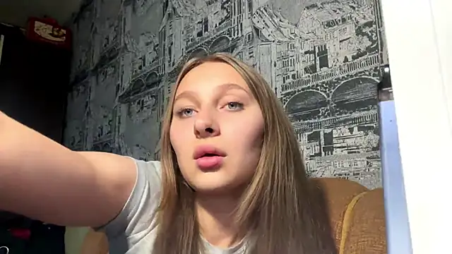 Snapshot of AlidaReff chatting on June 16, 2026, 4:53 pm AlidaReff online show from June 16, 2026, 4:53 pm