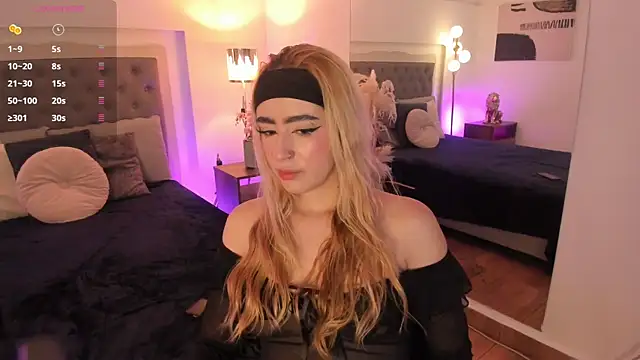 EllieAdeline online show from June 3, 2026, 3:42 am
