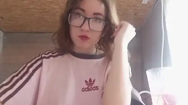 OliviaMoment online show from June 30, 2026, 8:59 am