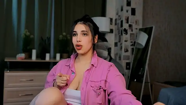lipsyjanee online show from June 4, 2026, 4:07 am