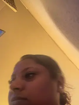 Snapshot of LittleMissGrippy chatting on July 22, 2026, 5:38 pm LittleMissGrippy online show from July 22, 2026, 5:38 pm